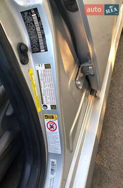 Хэтчбек Toyota Prius 2013 в 