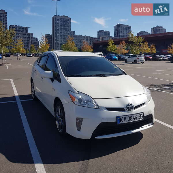 Хэтчбек Toyota Prius 2013 в Киеве
