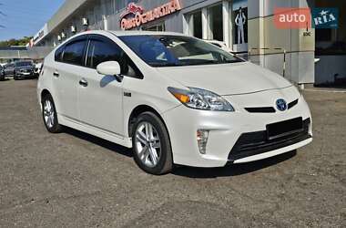Хэтчбек Toyota Prius 2014 в 