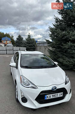 Хэтчбек Toyota Prius 2014 в Киеве