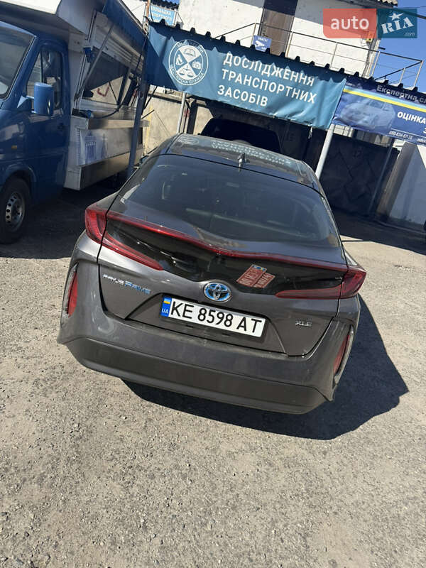 Toyota Prius 2021