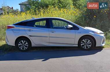 Хэтчбек Toyota Prius 2017 в Киеве