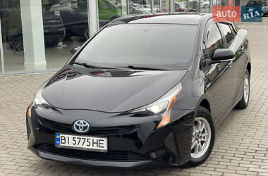 Хэтчбек Toyota Prius 2016 в 