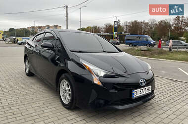Хэтчбек Toyota Prius 2016 в 