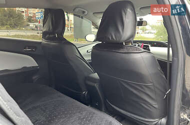 Хэтчбек Toyota Prius 2016 в 