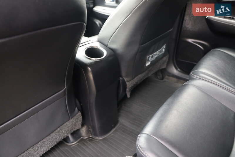 Хетчбек Toyota Prius 2016 в Луцьку