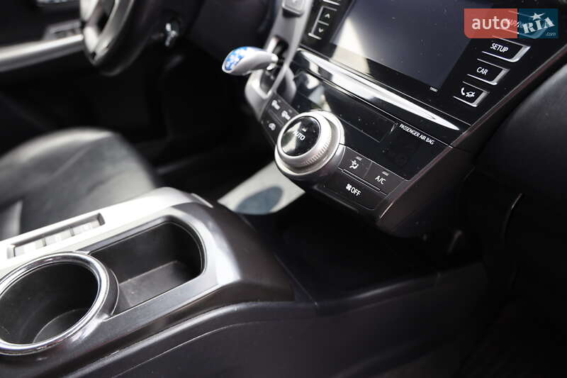 Хетчбек Toyota Prius 2016 в Луцьку