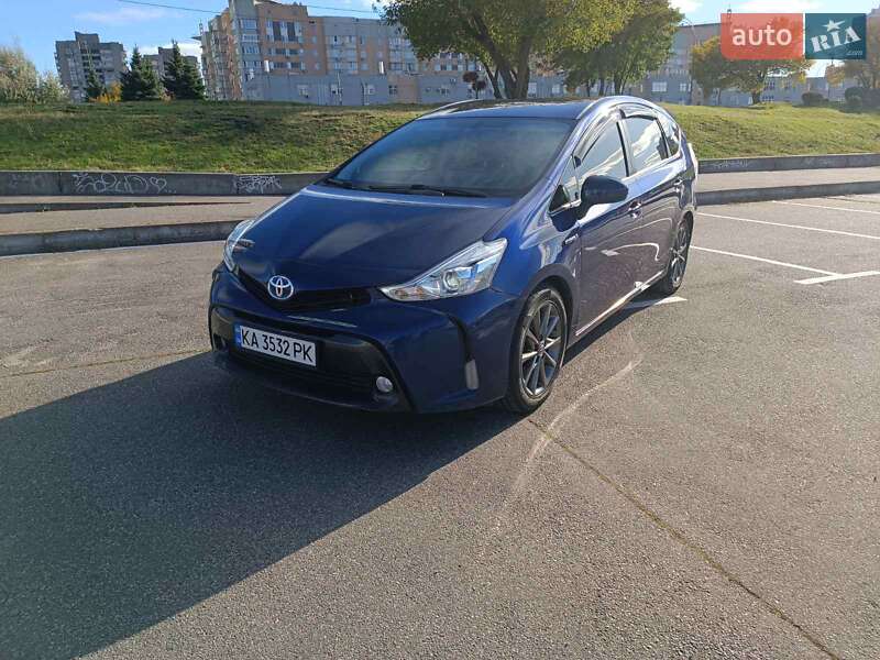 Хетчбек Toyota Prius 2015 в Києві