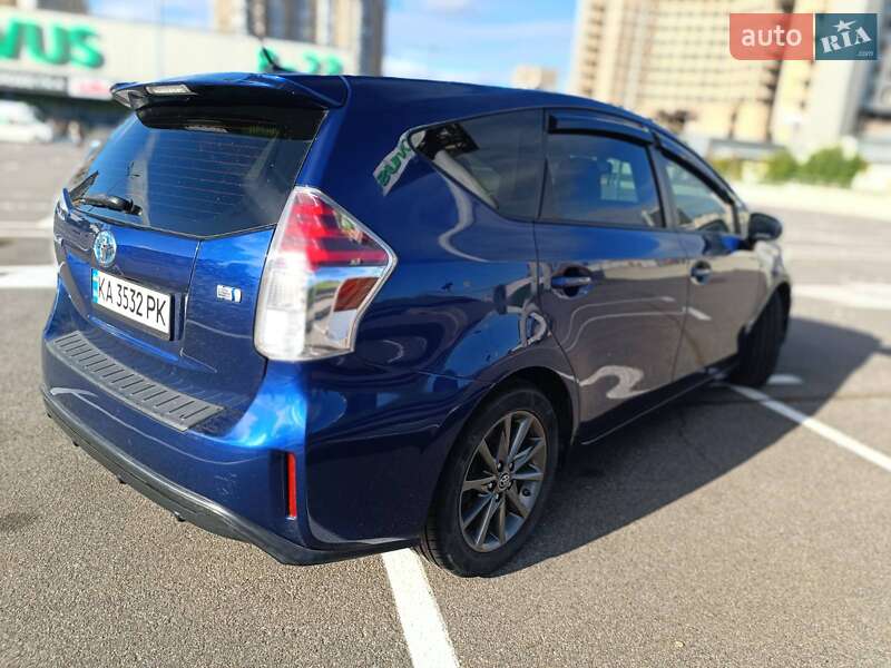 Хетчбек Toyota Prius 2015 в Києві
