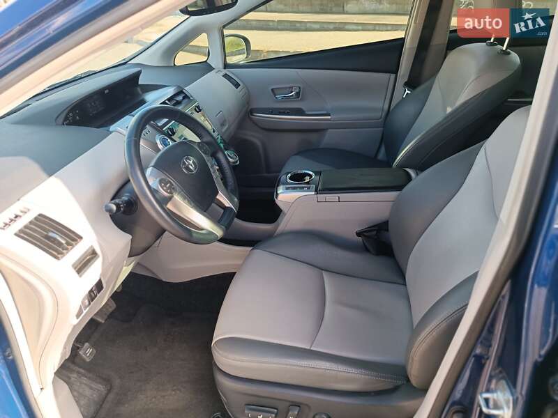 Хетчбек Toyota Prius 2015 в Києві