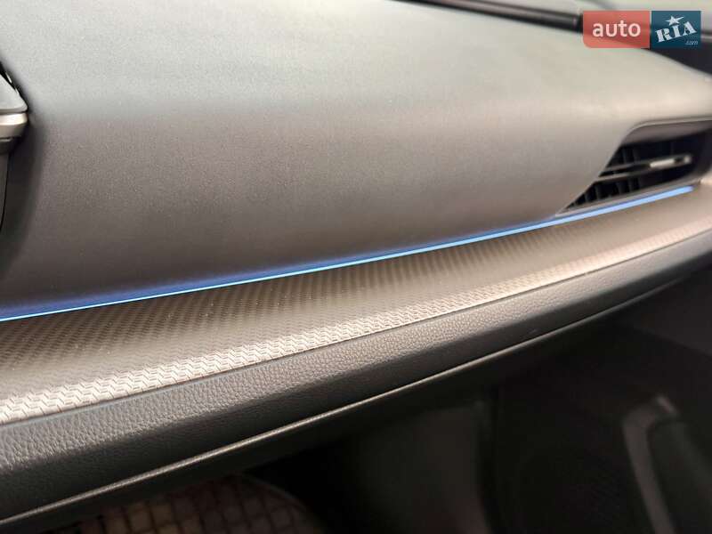 Хэтчбек Toyota Prius 2024 в Харькове