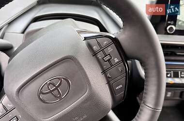 Хэтчбек Toyota Prius 2024 в 
