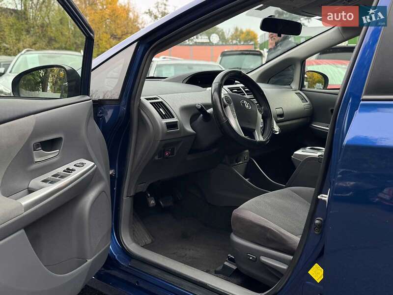 Хетчбек Toyota Prius 2012 в Києві фото 17 Хетчбек Toyota Prius 2012 в Києві