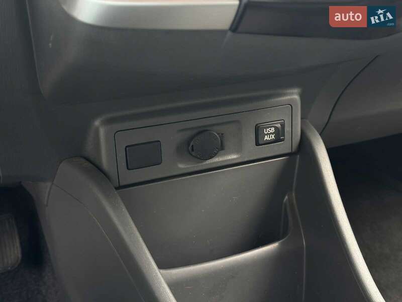 Хетчбек Toyota Prius 2012 в Києві фото 25 Хетчбек Toyota Prius 2012 в Києві