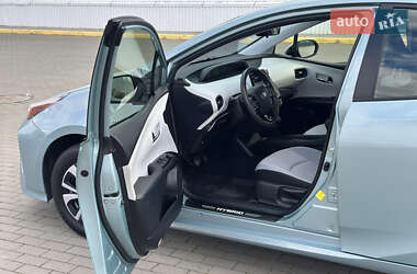 Хэтчбек Toyota Prius 2019 в 
