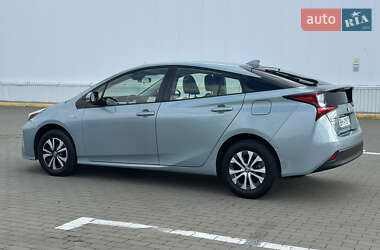 Хэтчбек Toyota Prius 2019 в 