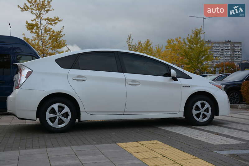 Хэтчбек Toyota Prius 2013 в Киеве