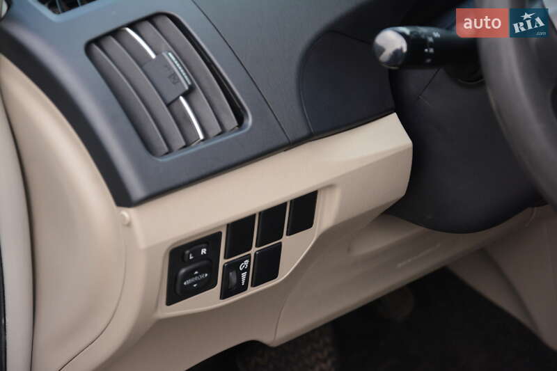 Хэтчбек Toyota Prius 2013 в Киеве