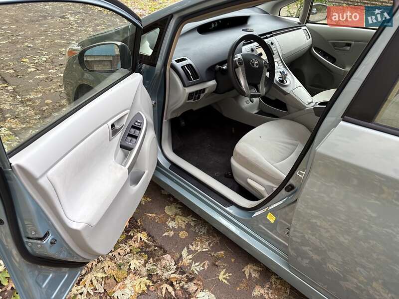 Хэтчбек Toyota Prius 2013 в Киеве фото 5 Хэтчбек Toyota Prius 2013 в Киеве