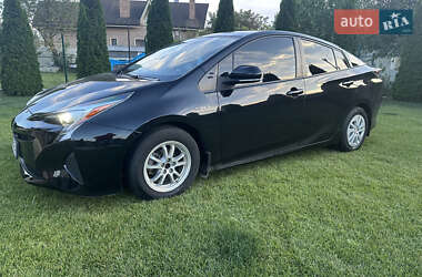 Хетчбек Toyota Prius 2016 в Чернівцях