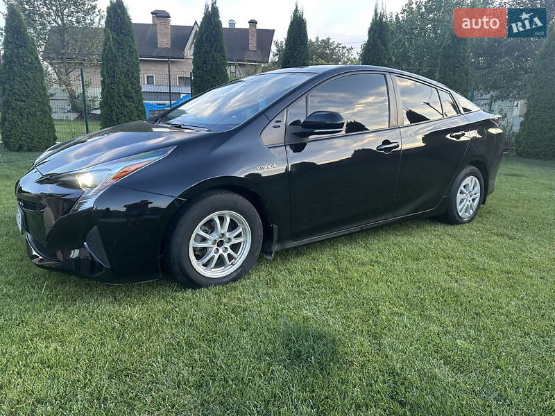 Хэтчбек Toyota Prius 2016 в Черновцах фото Хэтчбек Toyota Prius 2016 в Черновцах