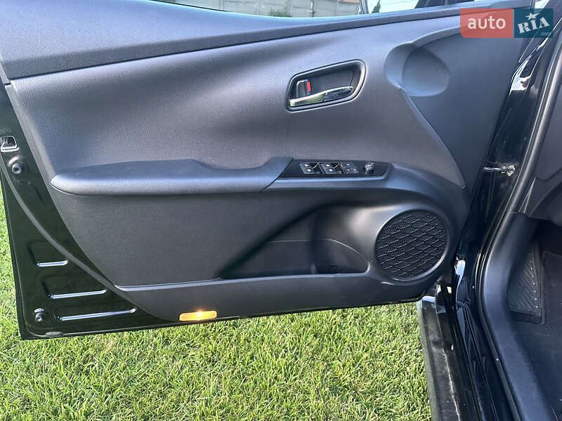 Хэтчбек Toyota Prius 2016 в Черновцах фото 23 Хэтчбек Toyota Prius 2016 в Черновцах