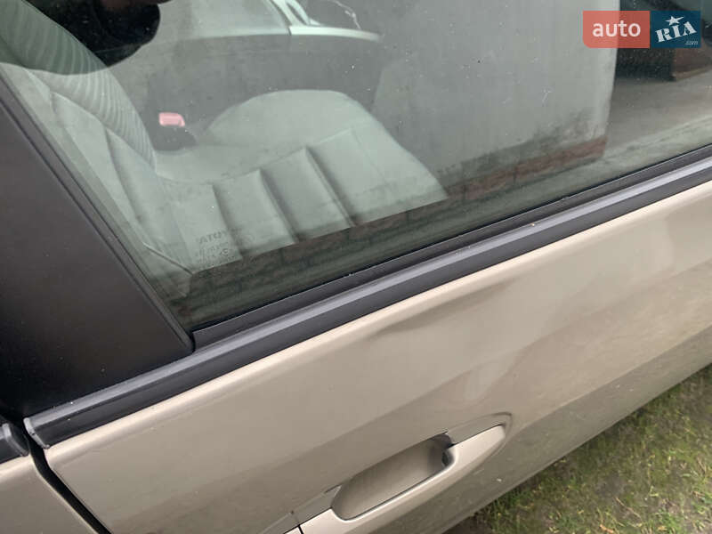 Хетчбек Toyota Prius 2006 в Новояворівську