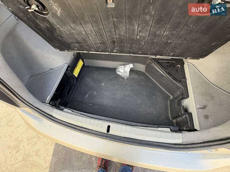 Хэтчбек Toyota Prius 2011 в Киеве фото 9 Хэтчбек Toyota Prius 2011 в Киеве