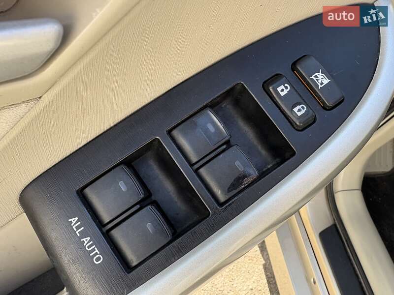 Хэтчбек Toyota Prius 2011 в Киеве фото 14 Хэтчбек Toyota Prius 2011 в Киеве