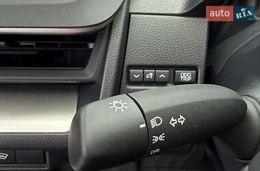 Хэтчбек Toyota Prius 2024 в 