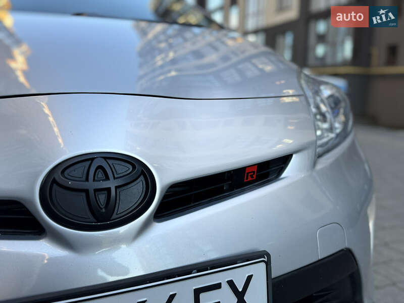 Хэтчбек Toyota Prius 2012 в Ивано-Франковске