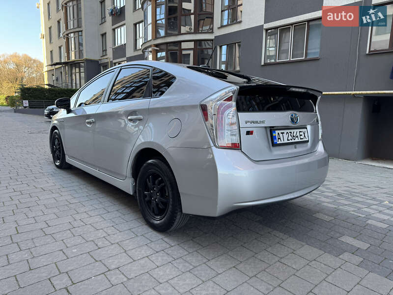 Хэтчбек Toyota Prius 2012 в Ивано-Франковске