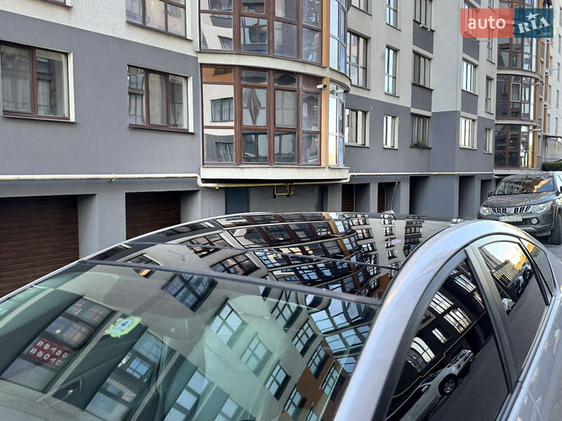 Хэтчбек Toyota Prius 2012 в Ивано-Франковске