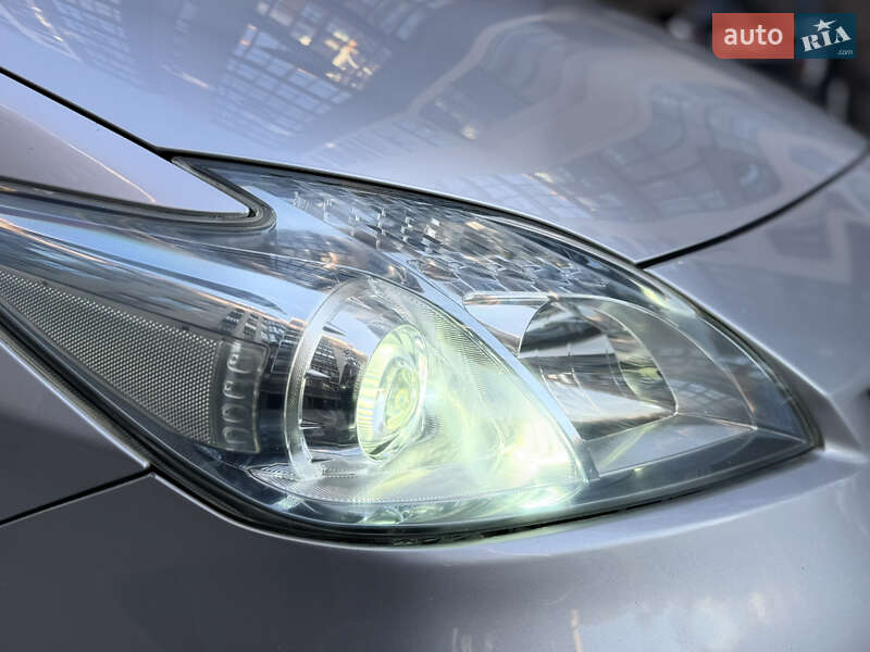 Хэтчбек Toyota Prius 2012 в Ивано-Франковске