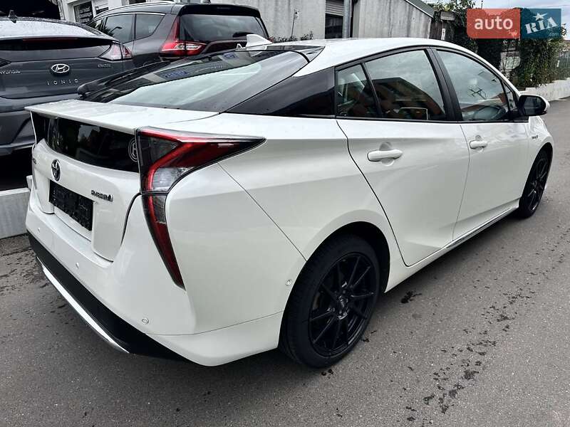 Хэтчбек Toyota Prius 2018 в Одессе