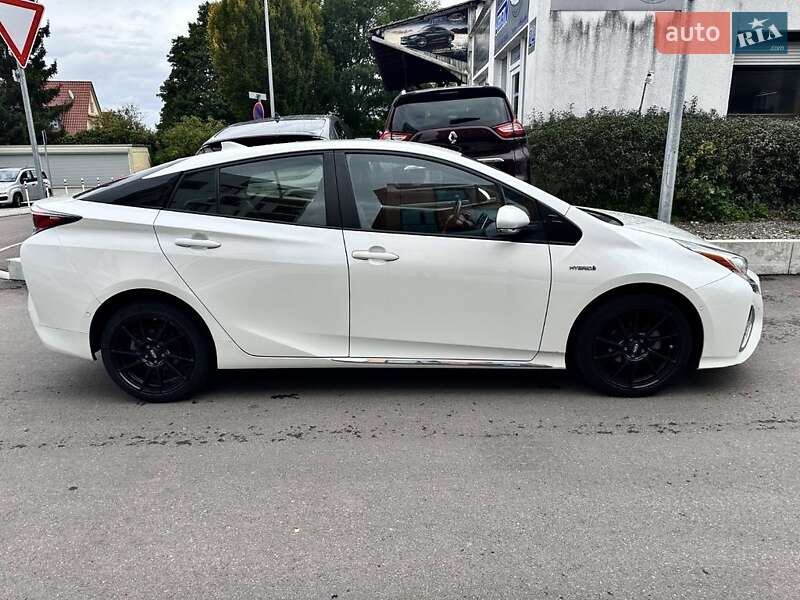 Хэтчбек Toyota Prius 2018 в Одессе