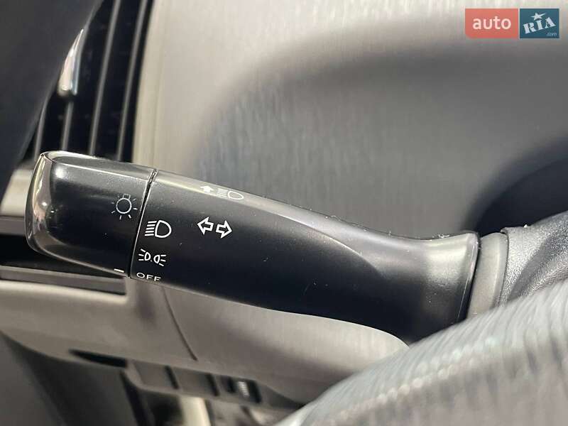 Хэтчбек Toyota Prius 2012 в Киеве фото 21 Хэтчбек Toyota Prius 2012 в Киеве