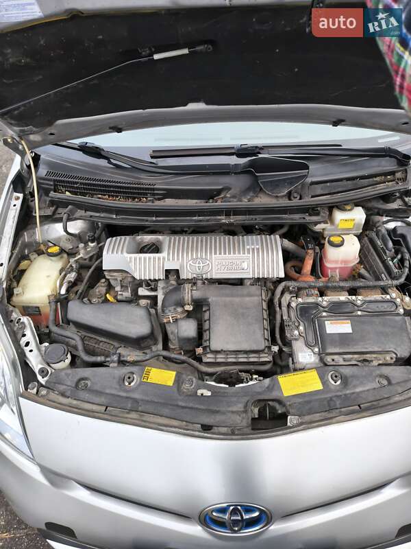 Хэтчбек Toyota Prius 2013 в Каменском