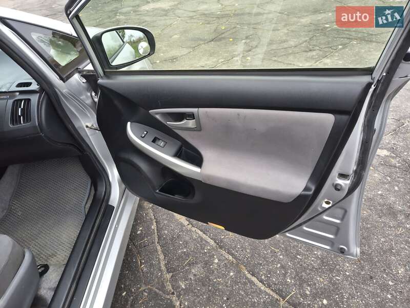 Хэтчбек Toyota Prius 2013 в Каменском