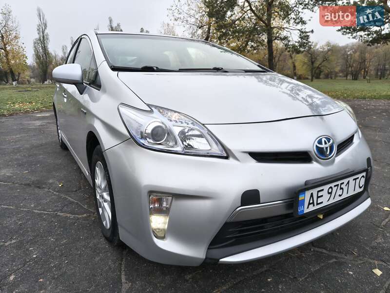 Хэтчбек Toyota Prius 2013 в Каменском