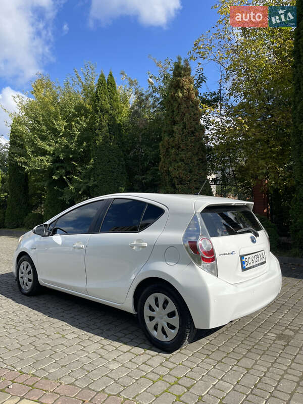 Хэтчбек Toyota Prius 2013 в Львове
