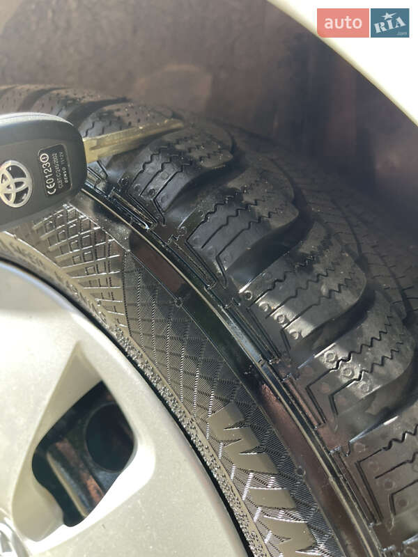 Хэтчбек Toyota Prius 2013 в Львове