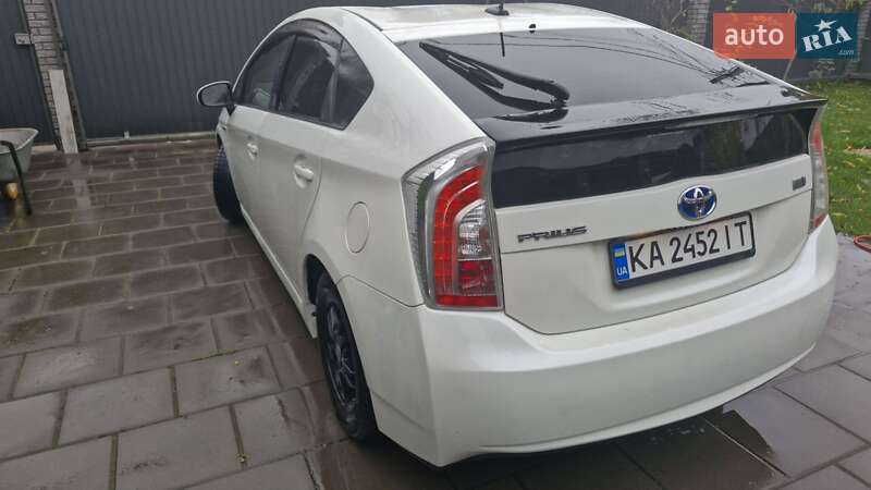 Хетчбек Toyota Prius 2014 в Києві