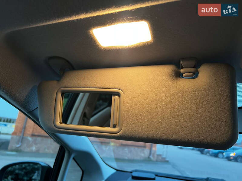 Хетчбек Toyota Prius 2013 в Києві