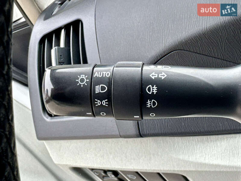 Хэтчбек Toyota Prius 2012 в Киеве