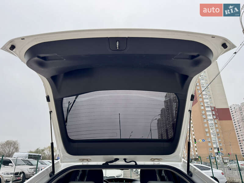 Хэтчбек Toyota Prius 2012 в Киеве