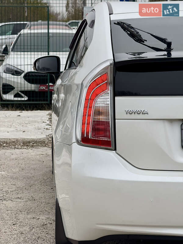 Хэтчбек Toyota Prius 2012 в Киеве