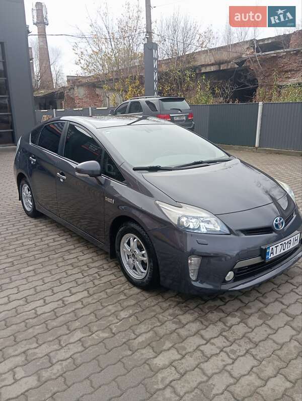 Хетчбек Toyota Prius 2012 в Калуші