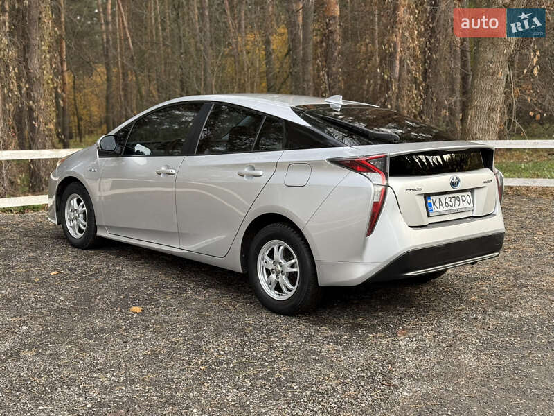 Хэтчбек Toyota Prius 2016 в Киеве фото 6 Хэтчбек Toyota Prius 2016 в Киеве