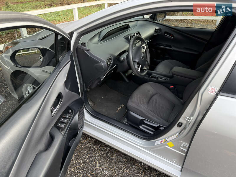 Хэтчбек Toyota Prius 2016 в Киеве фото 10 Хэтчбек Toyota Prius 2016 в Киеве